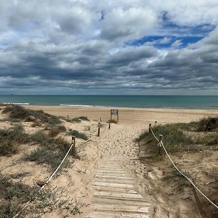 ולנסיה Chalet Adosado En La Playa De El Perellonet Con Piscina, Pista Tenis מראה חיצוני תמונה