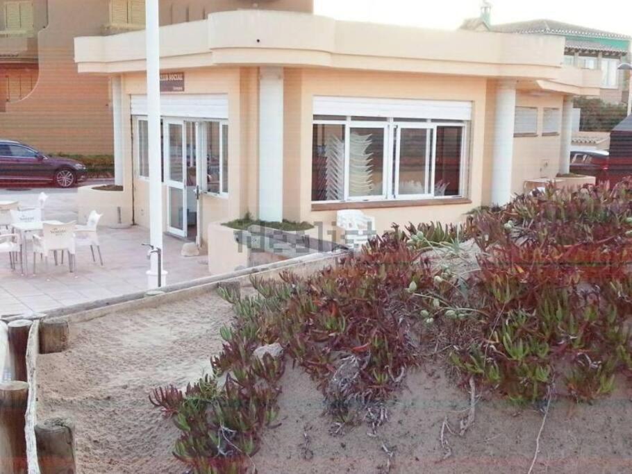 ולנסיה Chalet Adosado En La Playa De El Perellonet Con Piscina, Pista Tenis מראה חיצוני תמונה