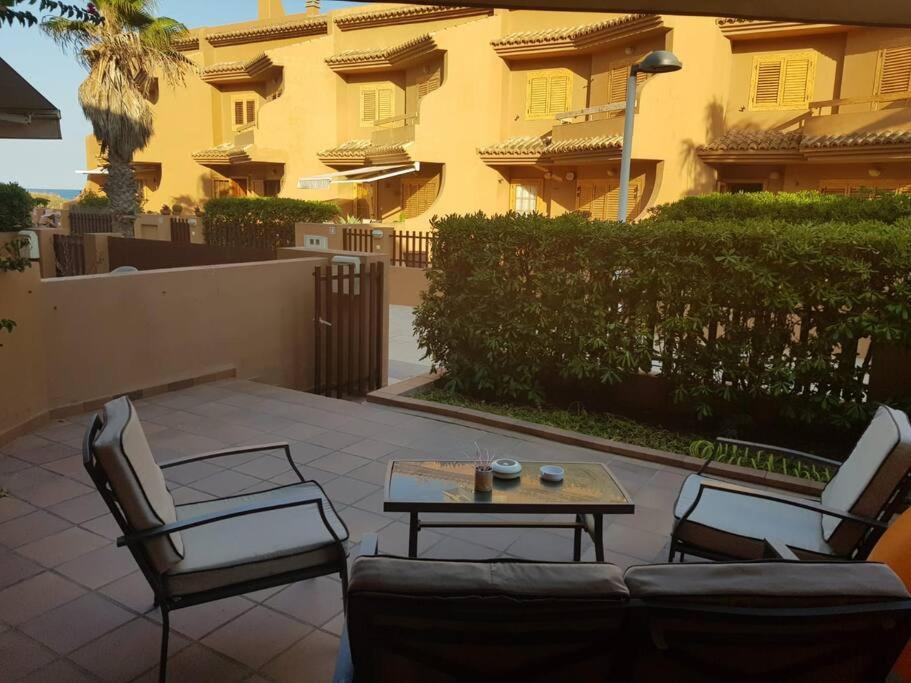 ולנסיה Chalet Adosado En La Playa De El Perellonet Con Piscina, Pista Tenis מראה חיצוני תמונה