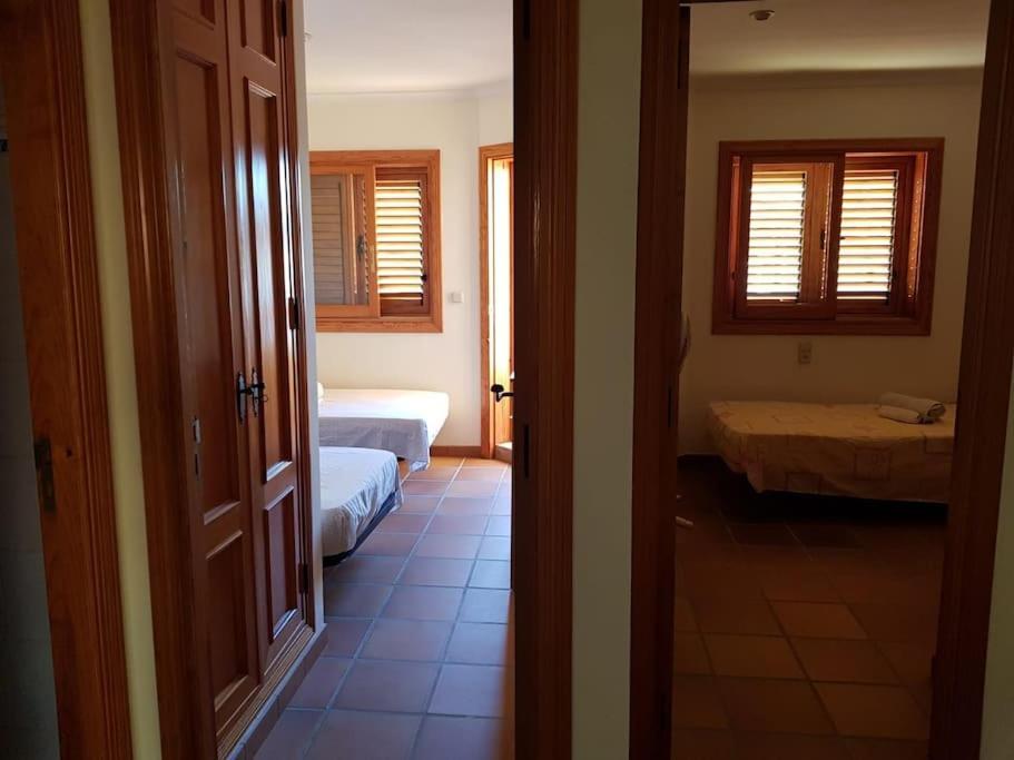 ולנסיה Chalet Adosado En La Playa De El Perellonet Con Piscina, Pista Tenis מראה חיצוני תמונה