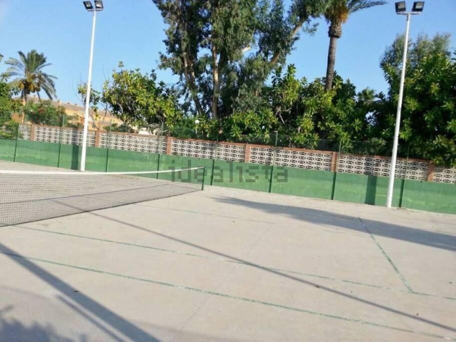 ולנסיה Chalet Adosado En La Playa De El Perellonet Con Piscina, Pista Tenis מראה חיצוני תמונה