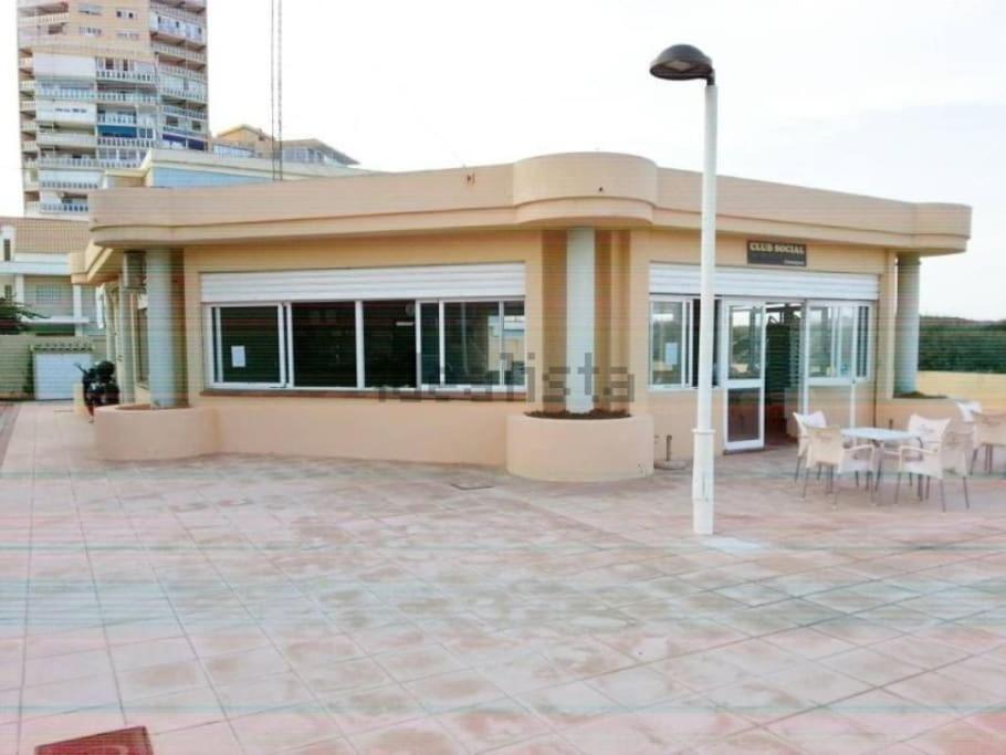 ולנסיה Chalet Adosado En La Playa De El Perellonet Con Piscina, Pista Tenis מראה חיצוני תמונה