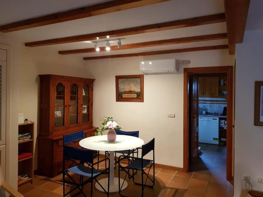 ולנסיה Chalet Adosado En La Playa De El Perellonet Con Piscina, Pista Tenis מראה חיצוני תמונה