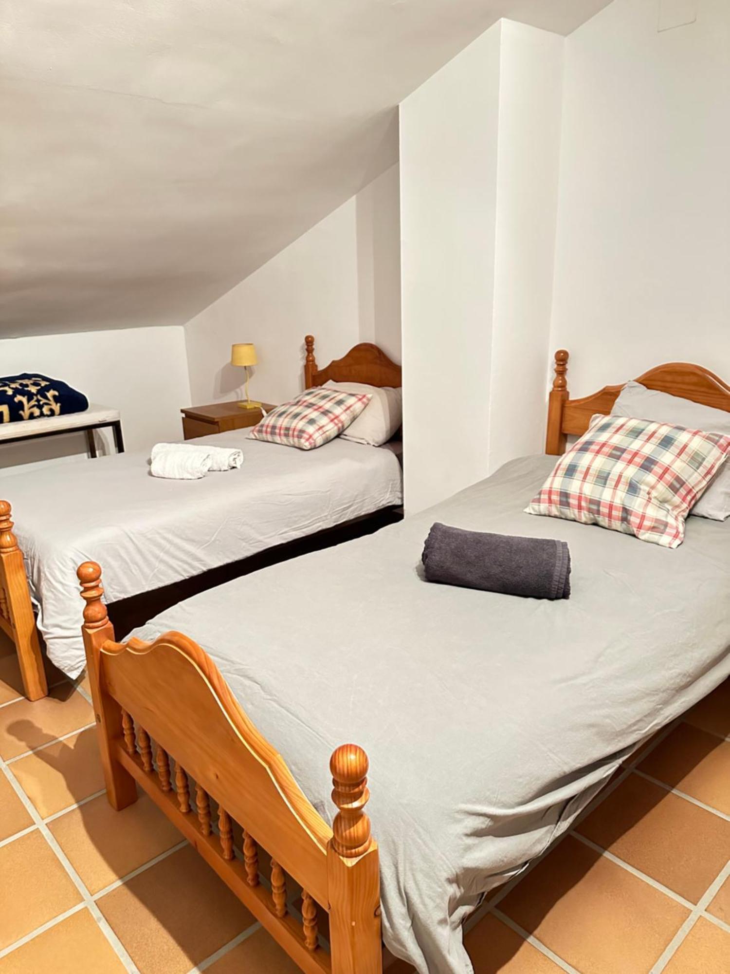 ולנסיה Chalet Adosado En La Playa De El Perellonet Con Piscina, Pista Tenis מראה חיצוני תמונה